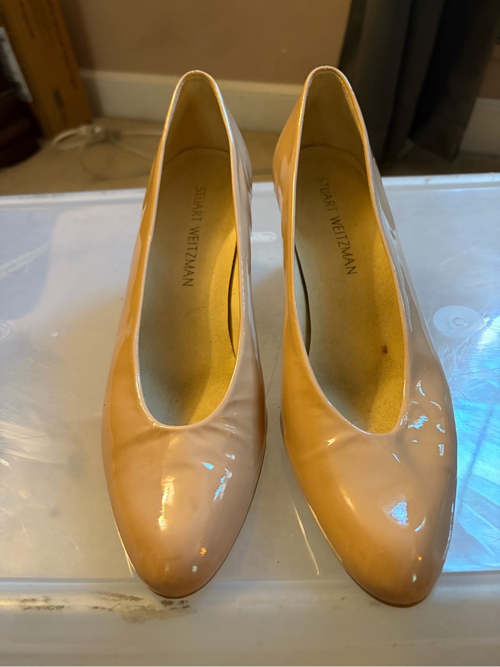 Stuart Weitzman Glossy Beige Patent Leather Pumps